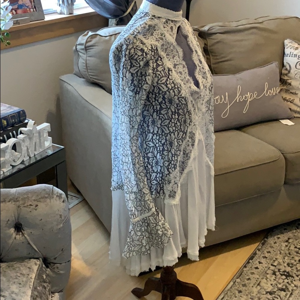 Free people M lace High Low Black White top - Picture 3 of 4